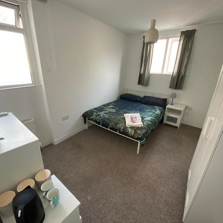 The White Room プリマス エクステリア 写真